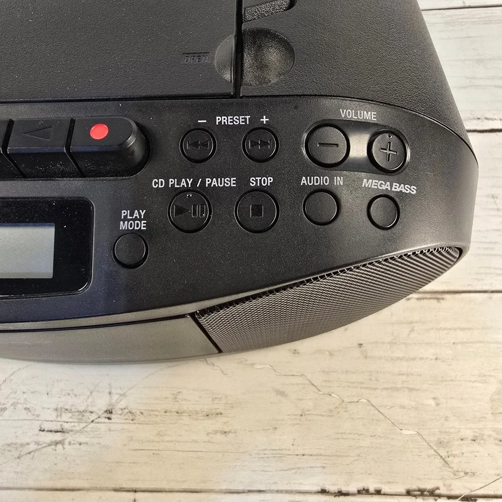 TESTED Sony CFD-S70 Portable CD Player Cassette Radio Boombox Black Mega Bass